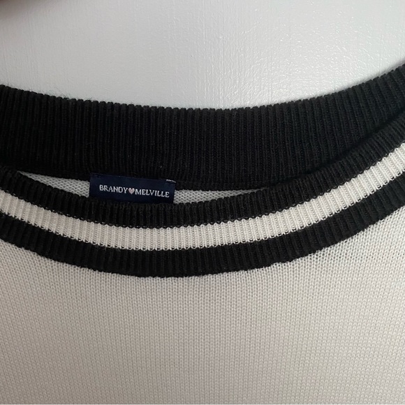 Brandy Melville Ringer Tee - Picture 9 of 10